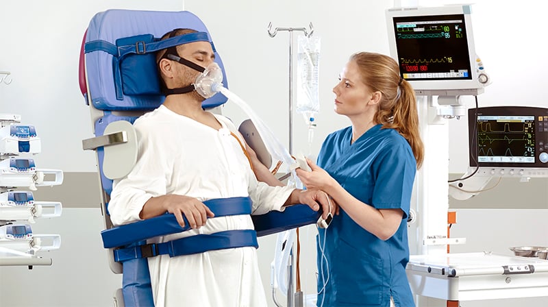 arjo-blog-when-does-mobility-begin-sara-combilizer-nurse-patient