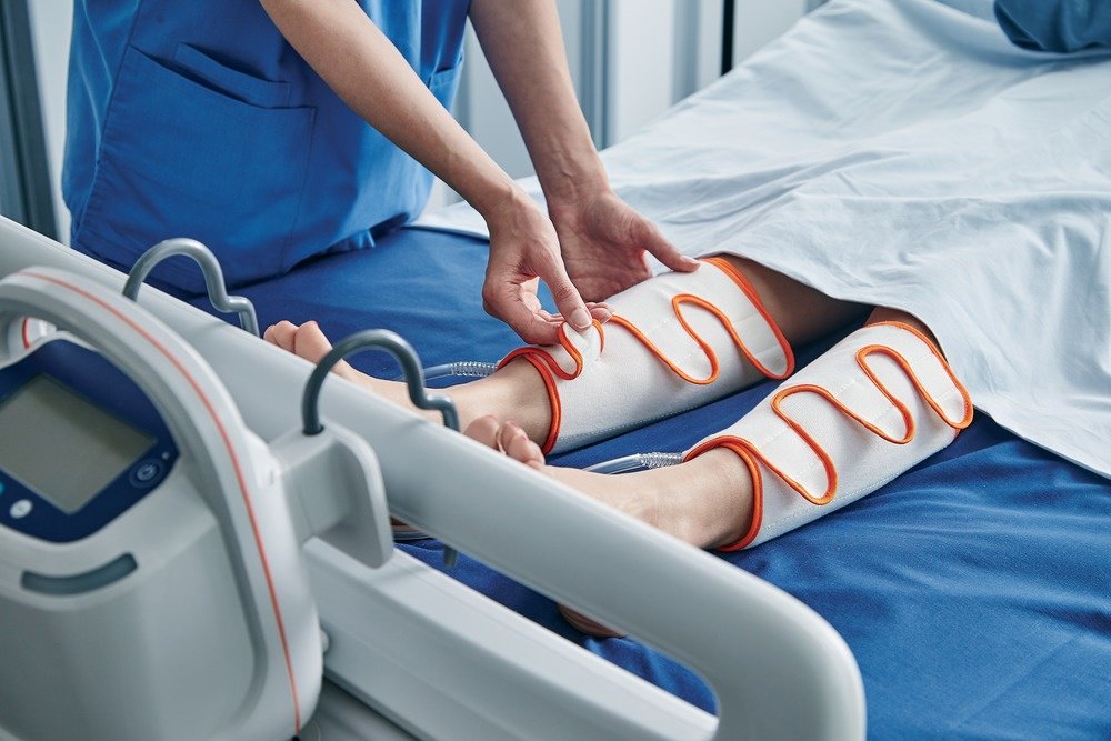 ACS900-DVT-MINI-GARMENT-ON-PATIENT_1000px